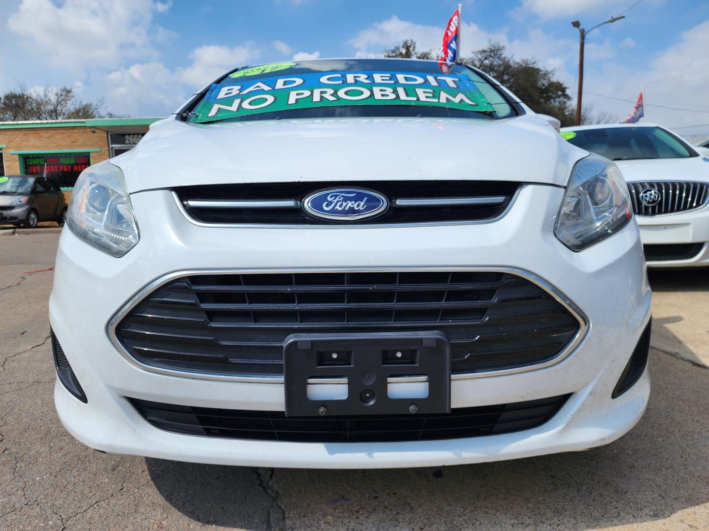 2017 WHITE Ford C-Max Hybrid SE (1FADP5AU2HL) with an 2.0L L4 DOHC 16V HYBRID engine, CVT transmission, located at 2660 S.Garland Avenue, Garland, TX, 75041, (469) 298-3118, 32.885551, -96.655602 - Photo#9